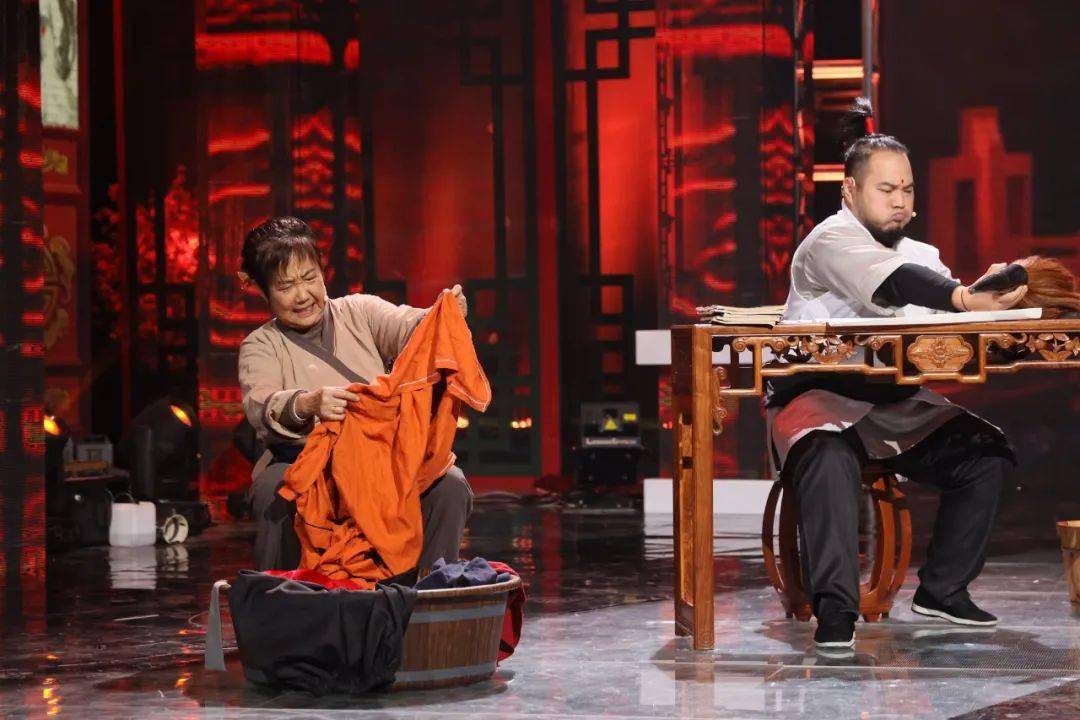 古人用尿洗衣服外剧祝师奶亲身演绎古人洗衣大法