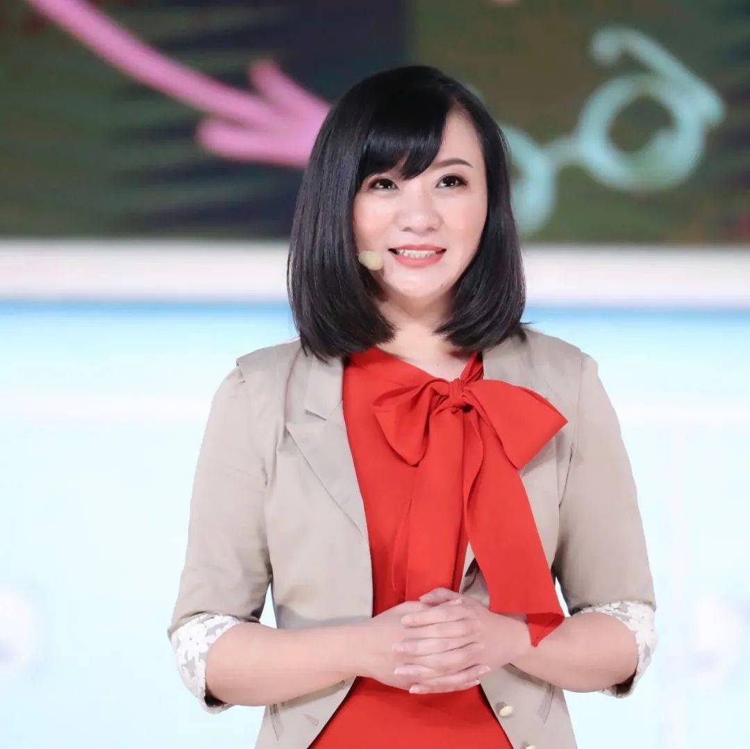 张悦颖上海市世界外国语小学校长谢忠新上海市浦东教育发展研究院信息