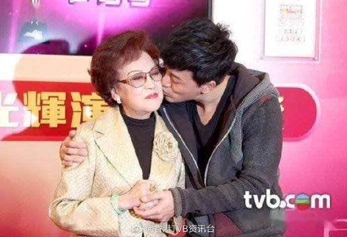 婚姻触礁孤身终老!李香琴谭炳文绯闻传足逾30年