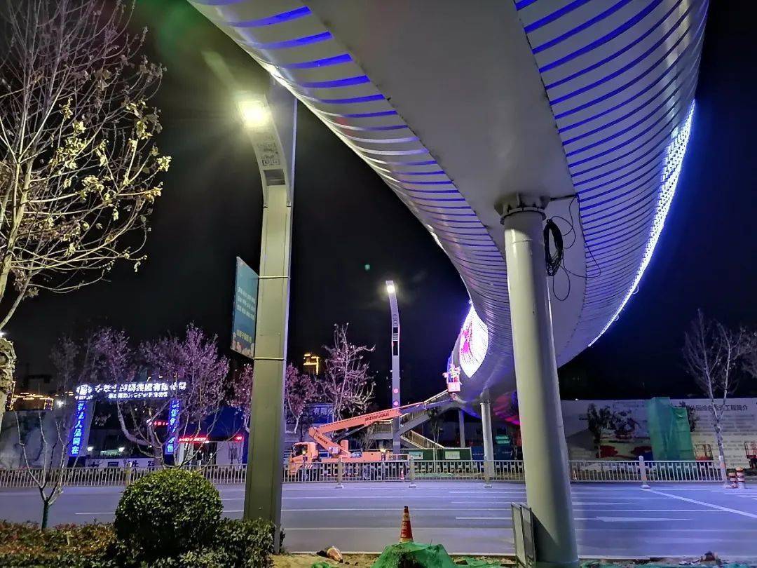 菏泽中华路弧形天桥实拍