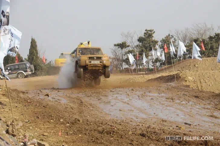 众恒杯汽车场地越野赛山东20联队暨青岛越迷越野俱乐部年会