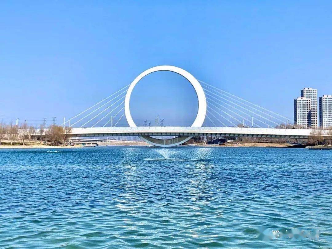 滨河国际新城从2015年荒芜之地,到今天的国际之城,事实我们都看到了