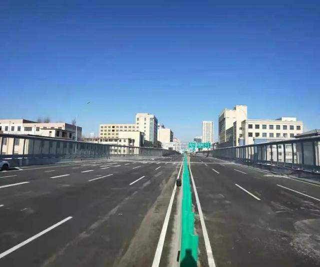 快看呼和浩特昭乌达路高架桥到底该咋走