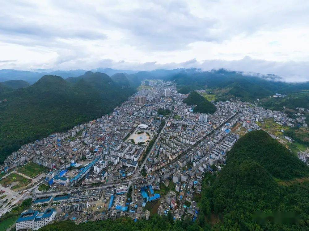 下足绣花功夫写好精准文章乐业县推进脱贫攻坚工作纪实