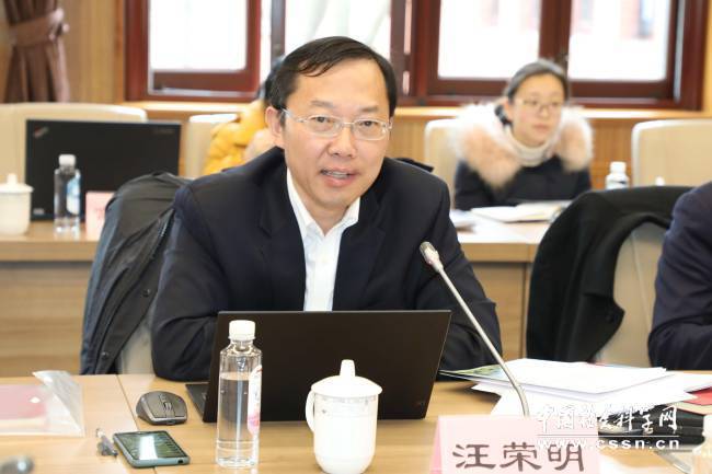 上海对外经济贸易大学校长汪荣明作交流发言 本网记者 查建国/摄上海