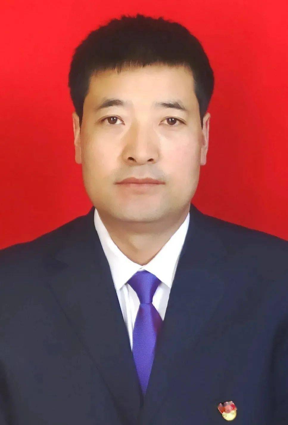 中共党员,甘肃卓尼人,出生地甘肃卓尼,省委党校大学学历,现任临潭县