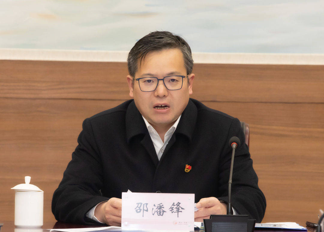 区委常委,常务副区长徐明良,副区长沈强,沈金华,阿卜杜吉力力·阿卜来