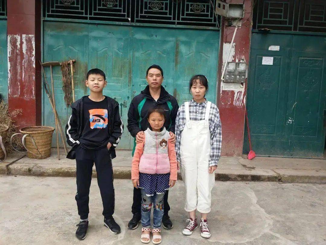 万源1户上榜全国五好家庭