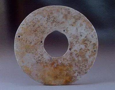 安徽含山凌家滩揭示中国玉璜文化的起源_时代