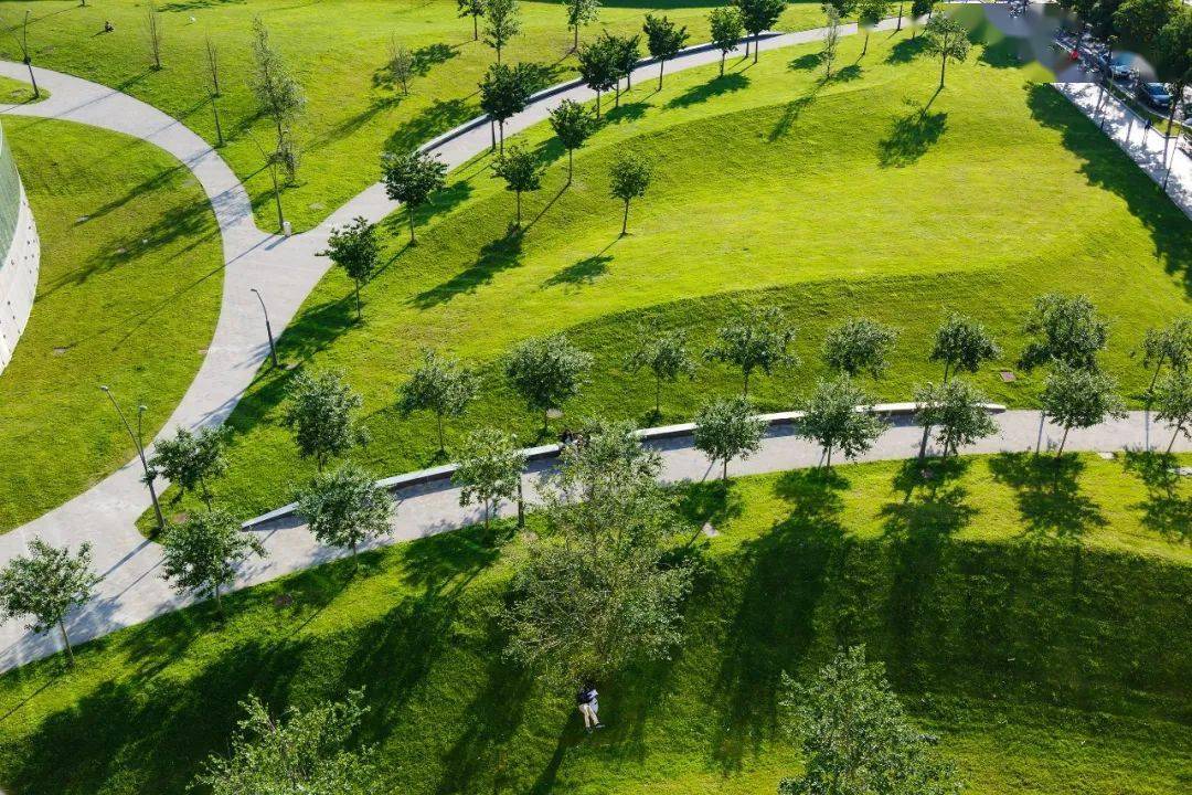 办公楼前的景观,设计参照来了