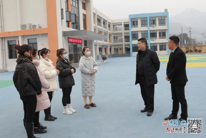 会前,马焕斌还来到石狮中心幼儿园,煌固中心幼儿园,石人中心幼儿园