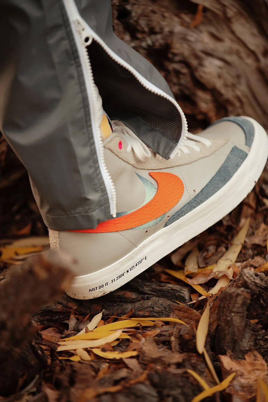 鞋子:nike blazer mid77 上海限定包袋:undefeated裤子:undefeated