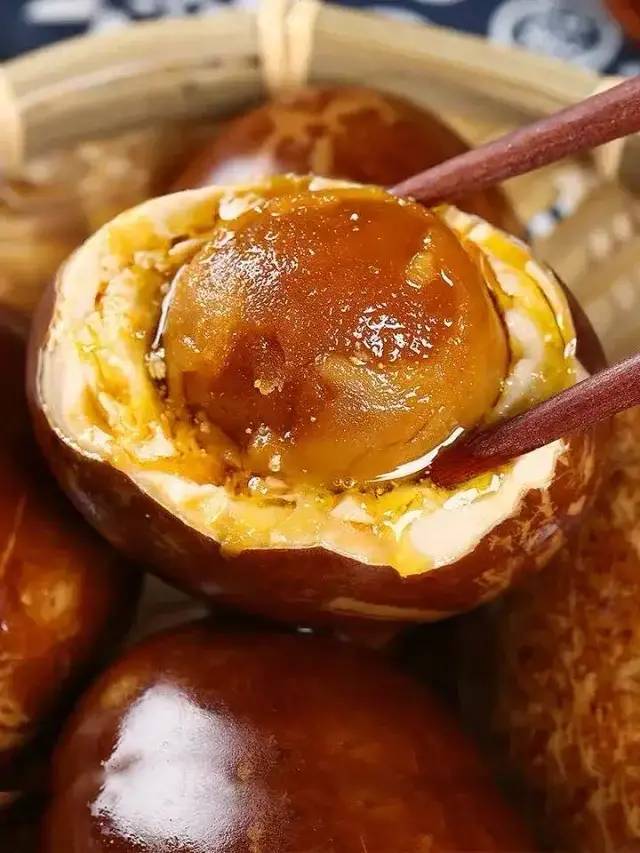 南召姬家庄村第一书记推荐泥腌烤鸭蛋流油起沙无法把持的美味