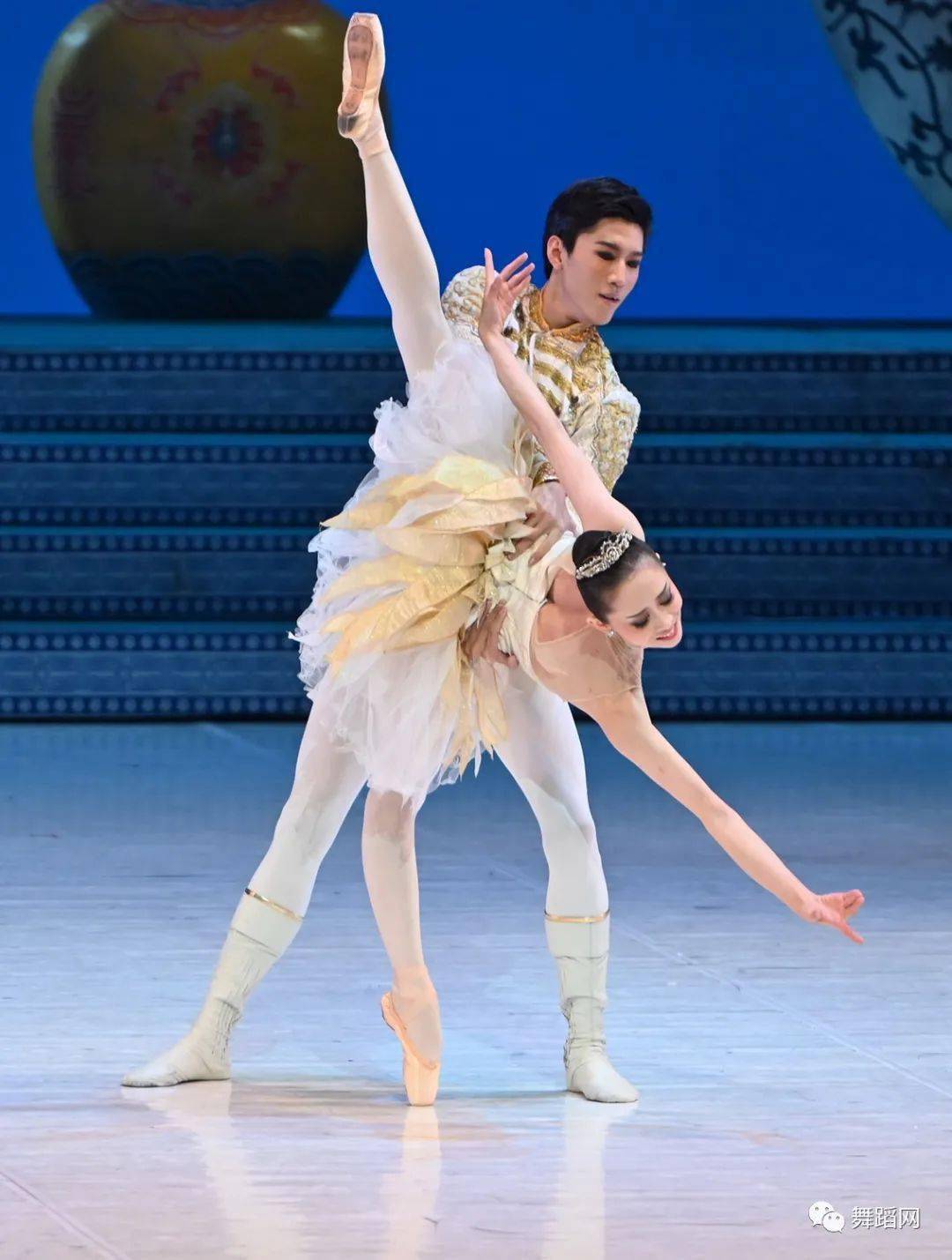 中央芭蕾舞团舞剧过年精彩剧照一起来领略足尖艺术的喜气洋洋