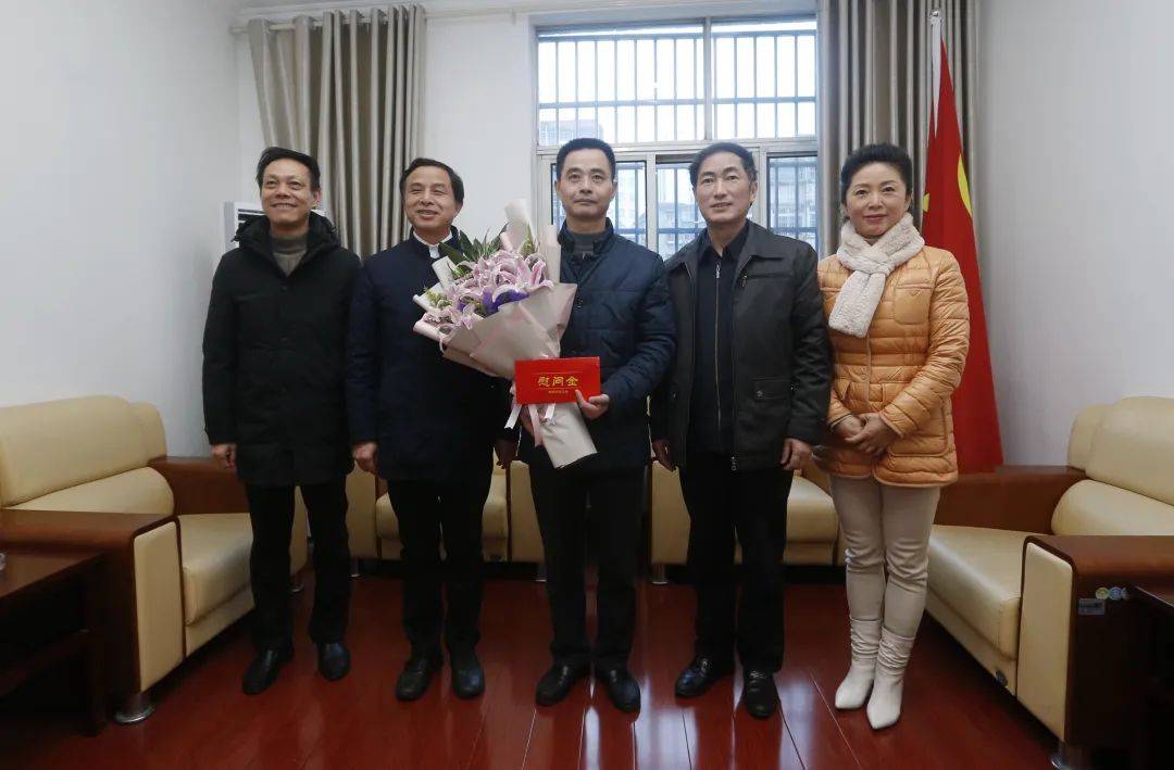 市人大常委会副主任李福如率队到西湖区开展工会工作调研