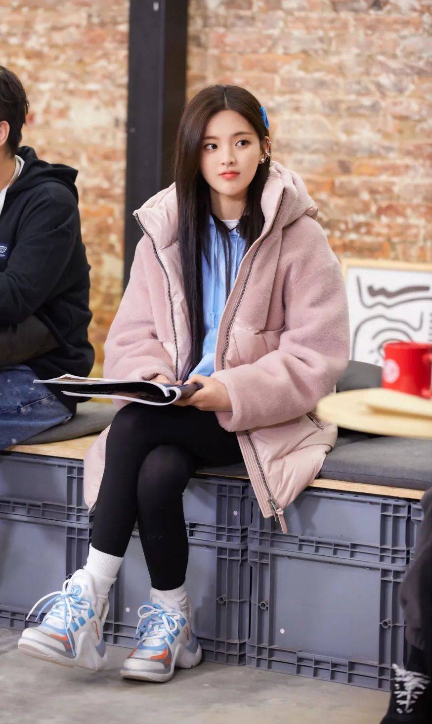 穿什么火什么,人间 lv 难道是她?_运动鞋