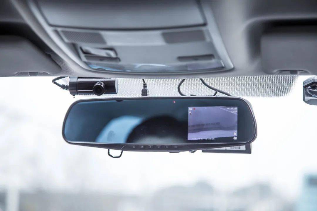 依法防疫丨不戴口罩拒绝进入