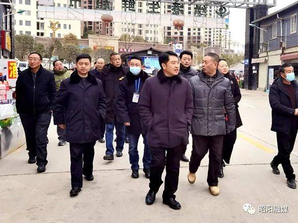 陶毅强调农贸市场要实现精细化长效化管理保障市民餐桌上的安全