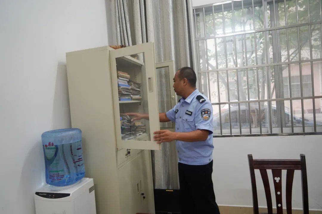 你好警察节德保县公安局黄俊玮入选百色市公安机关第三届最美辅警候选