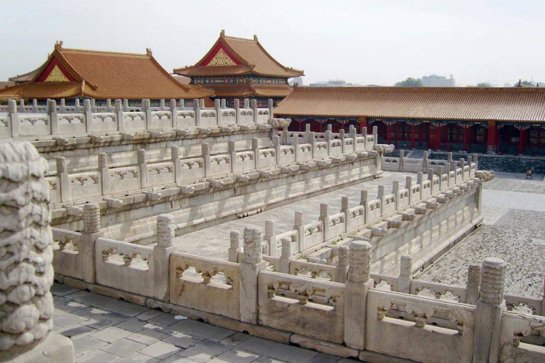 任何一个人进入太和殿广场之后,都会被它高大的体型所震慑.