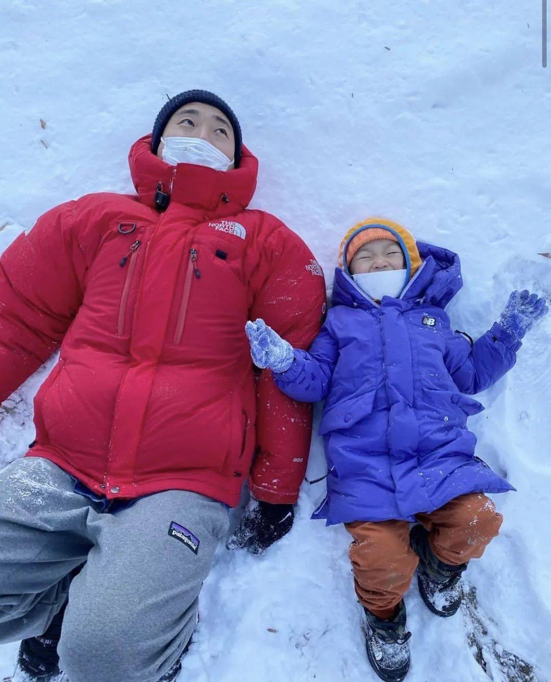 gary一家人玩雪