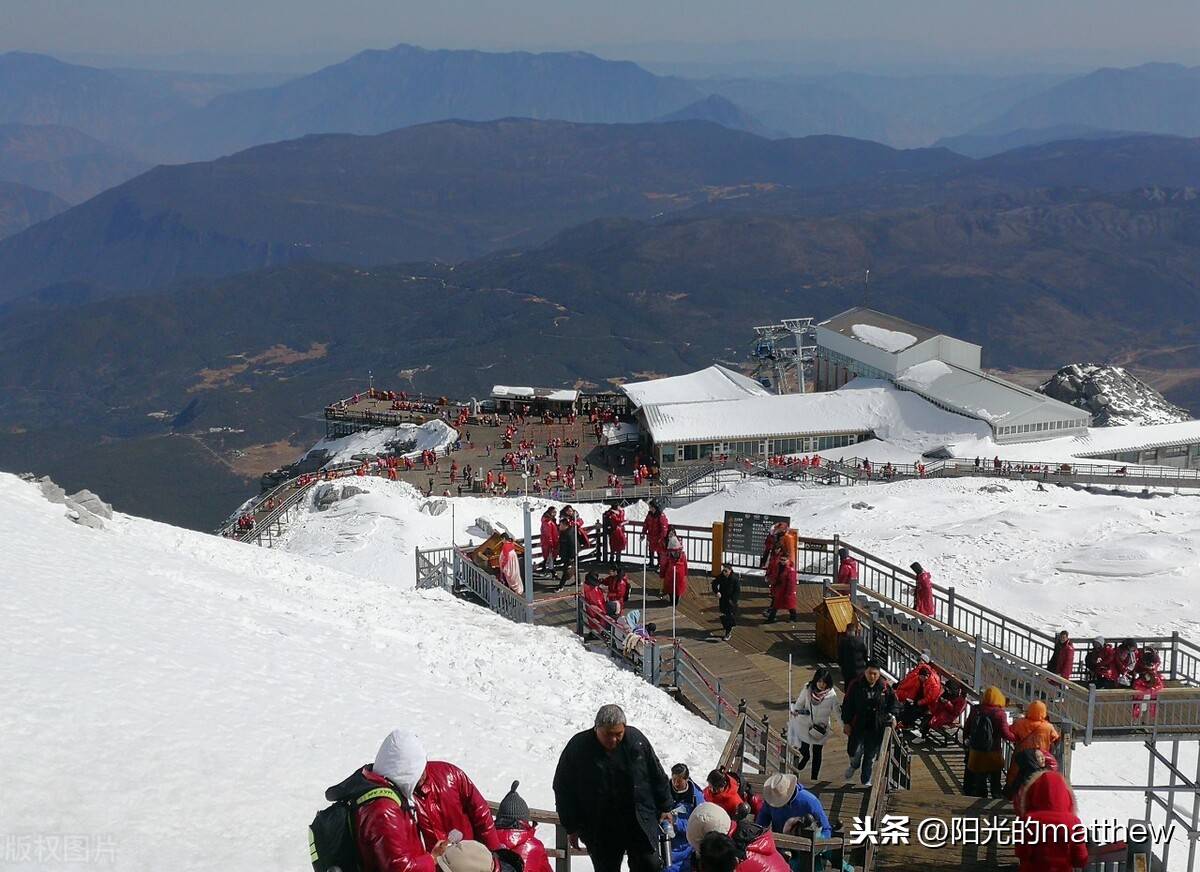 摄影组图大雪纷纷玉龙雪山冰凝雪积风景美