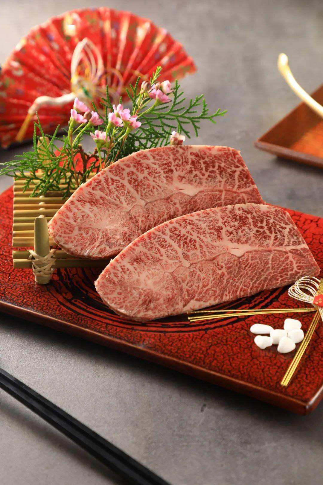 阿童牟日式和牛烧肉幽静雅致的用餐氛围精心挑选的食材带给你完美味蕾