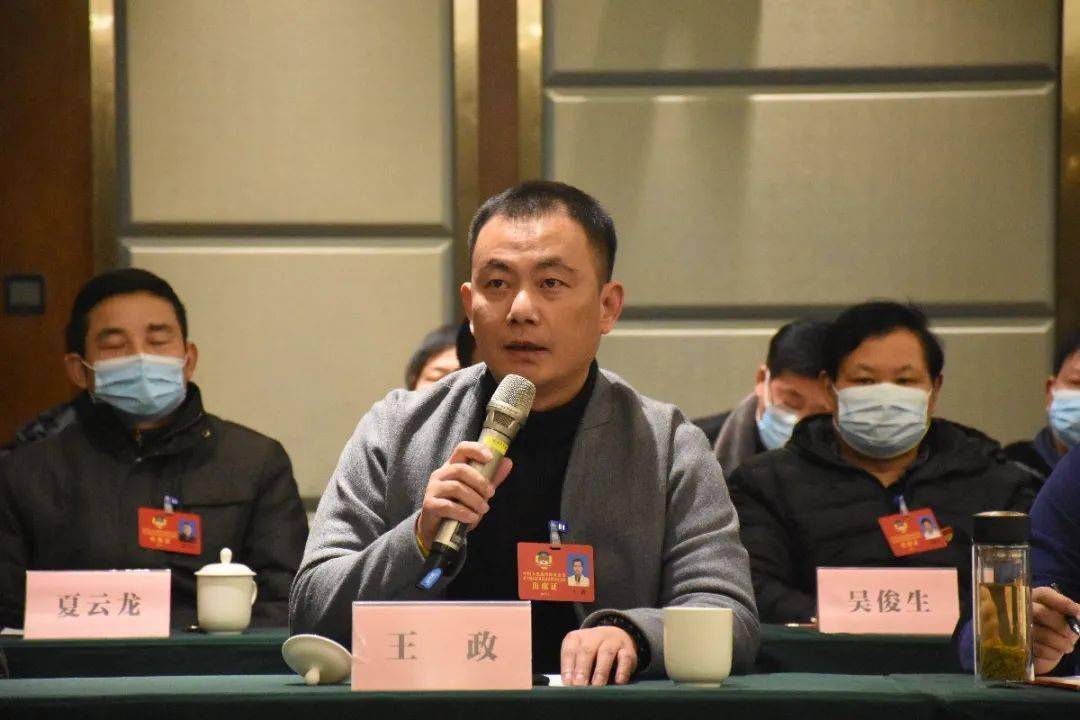 聚焦两会热切回应建议周天斌参加县政协十届五次会议联组讨论