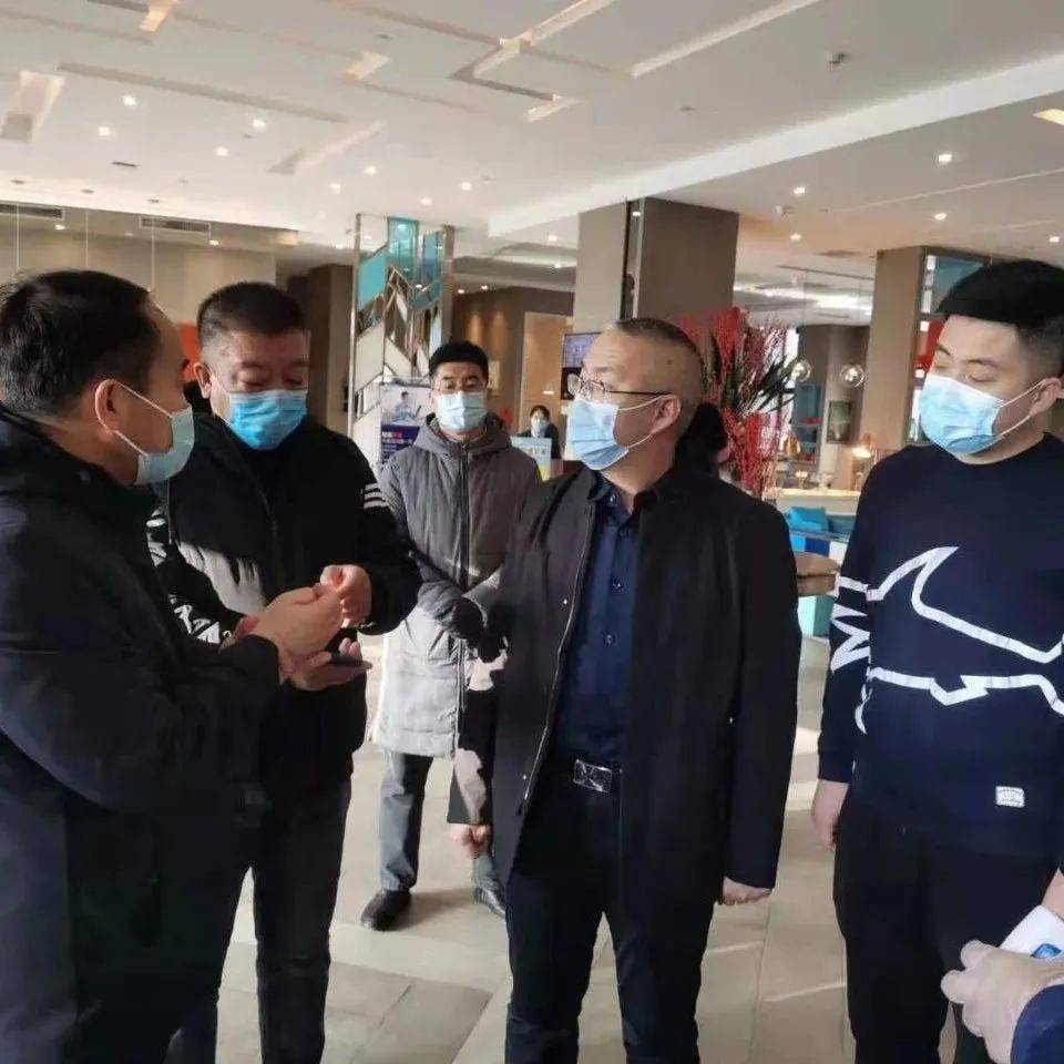 西城菜市场,万悦城市广场,商业步行街街区及沿街商户疫情防控措施落实