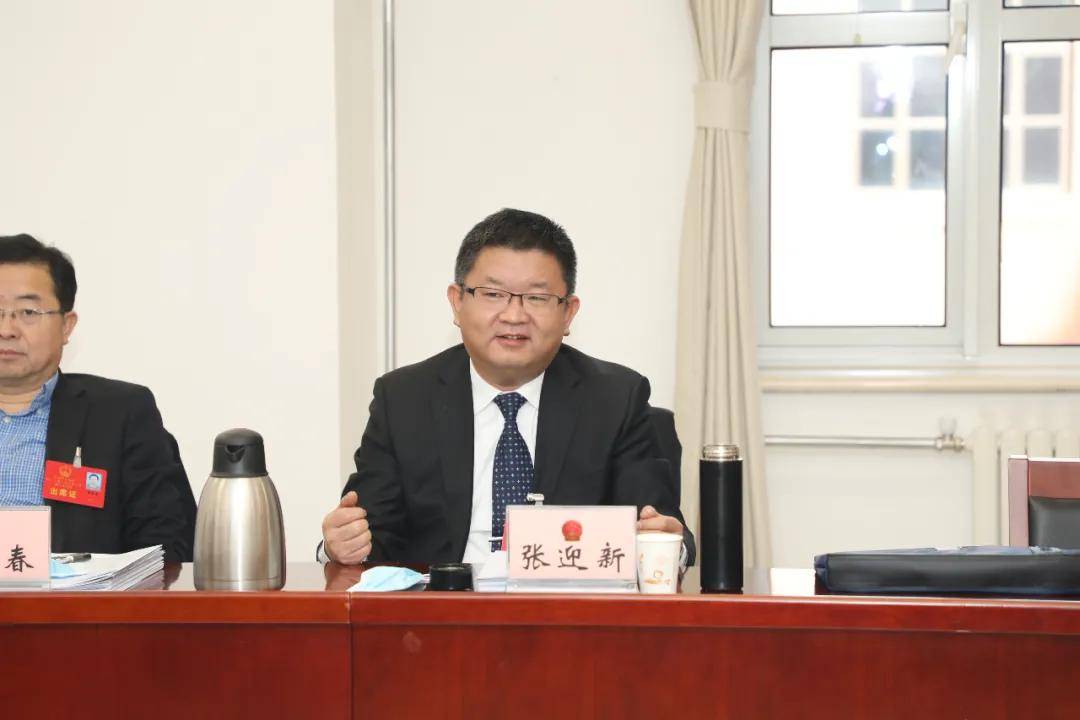 两会专题报道 | 与会人大代表认真审议人大和两院工作报告