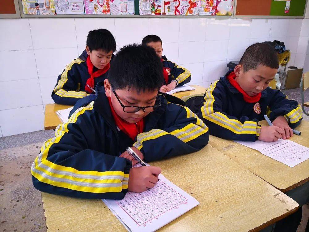 多彩特色課程幸福校園生活記先鋒小學特色課程活動報道