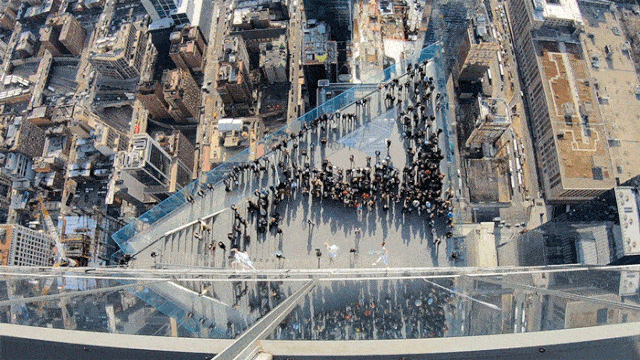 kpf设计西半球最高的室外观景台,悬空335米,向外倾6.6度