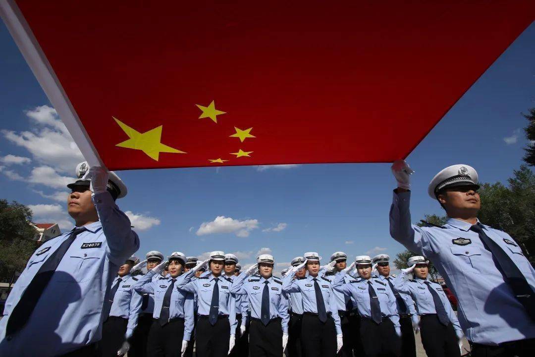 中国警察宣传照片图片