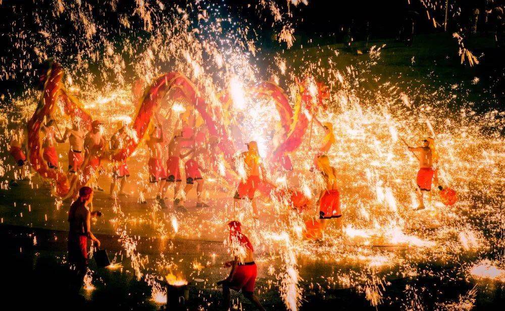 【铜梁龙舞】作为首批国家级非物质文化遗产,铜梁龙舞在国际国内重大