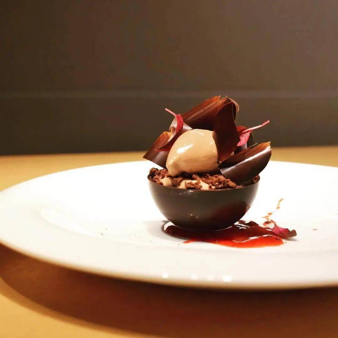 藏于东京潮流圣地里的隐秘小店竟有一口吃的法式甜点