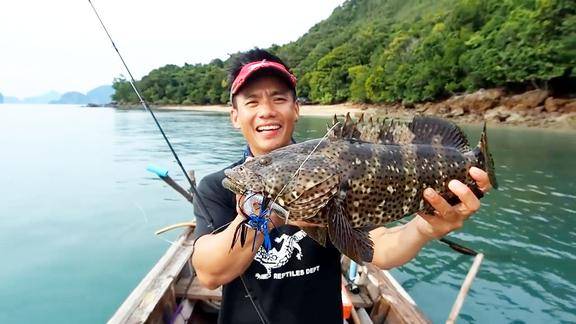 海水路亚:t尾软鱼船钓石斑!