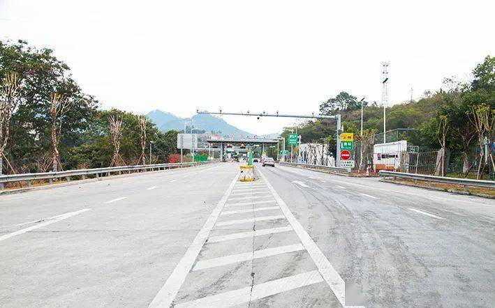 靓到不得了罗定这两个高速出入口变小公园