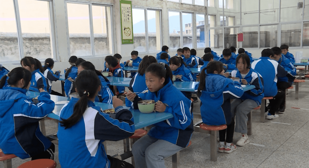 江西教育电视台播出:兴国县良村中学构建三级德育工作机制