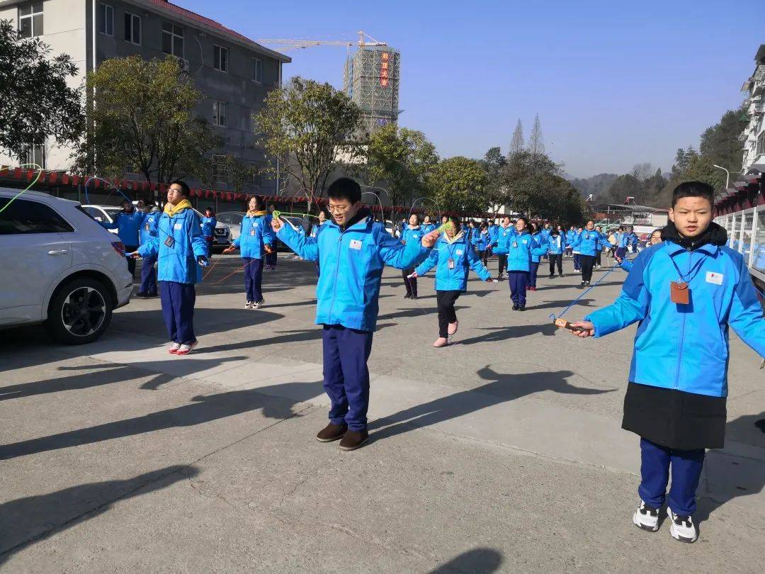 活力二中阳光少年开化县第二初级中学阳光体育活动开展得如火如荼