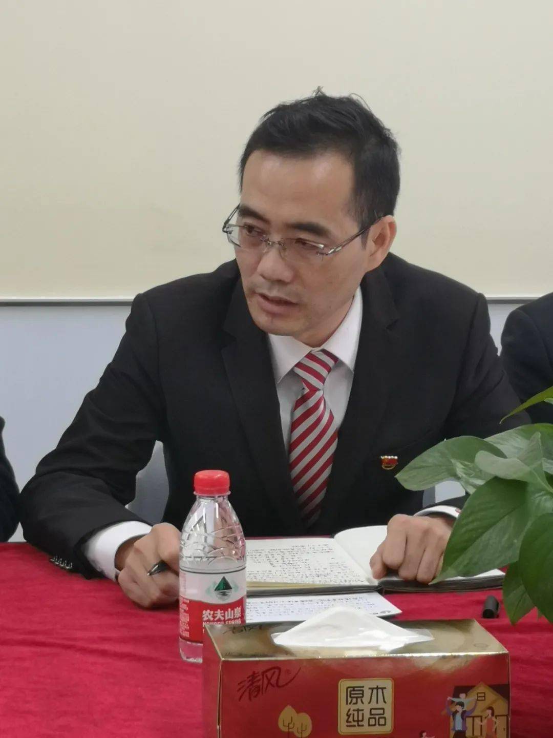 检查集团思政处主任李明远对校区提出六点要求:中午,检查小组在陈中