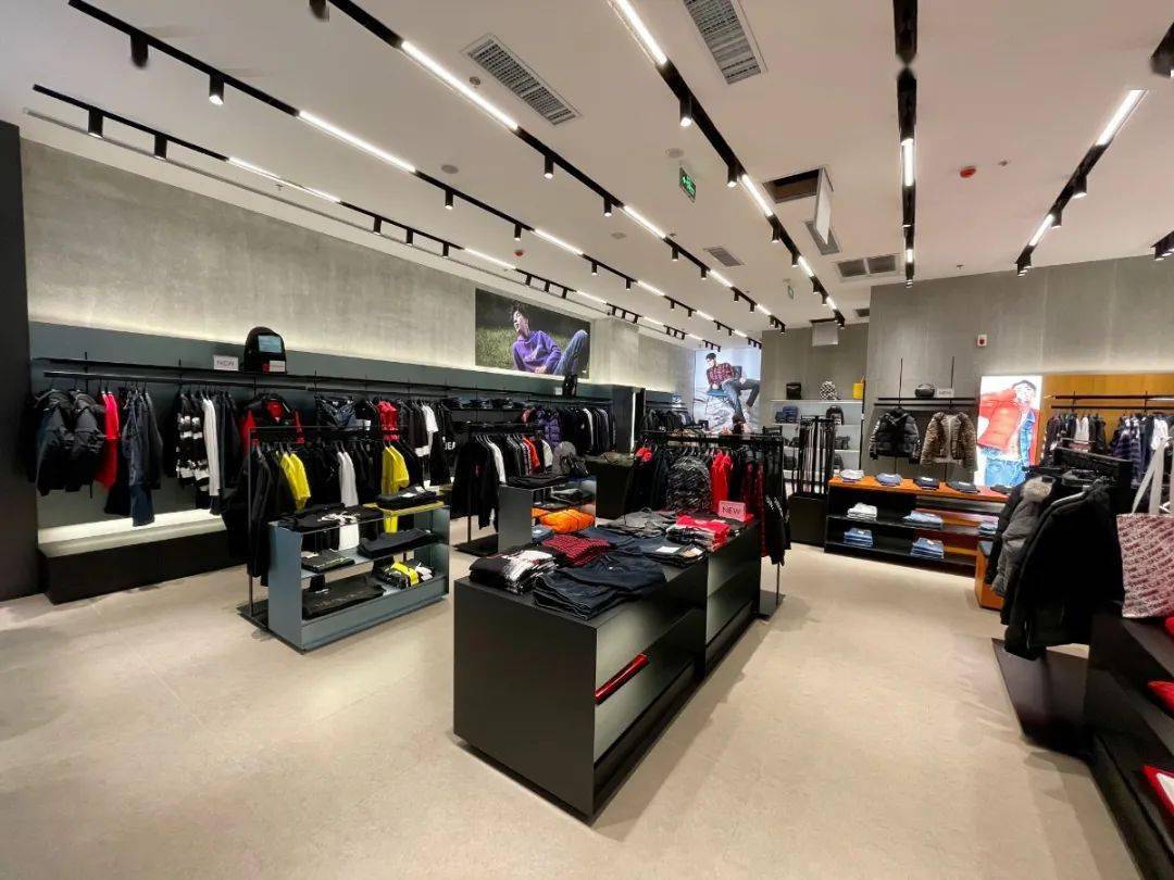 2021新店calvinkleinevisutommyhilfiger大同百盛云中店盛大开业