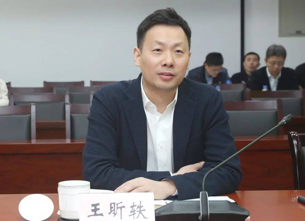 实现发展共赢|谢坚钢,薛侃接待华润置地华东大区总经理王昕轶一行