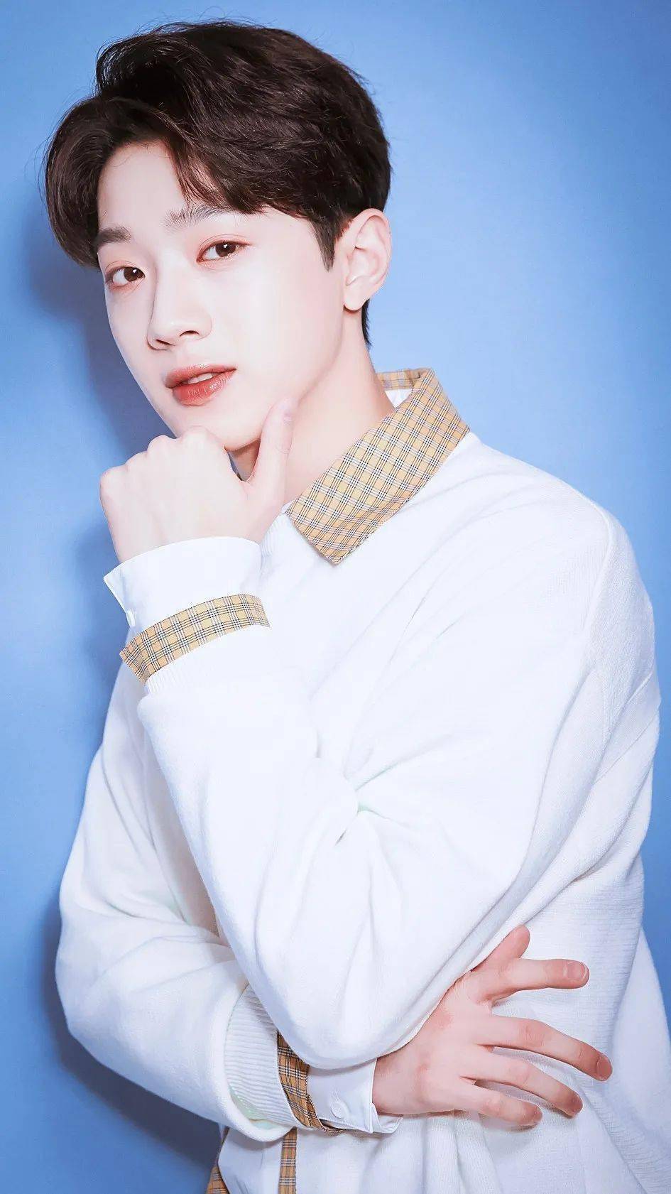 手机壁纸赖冠霖