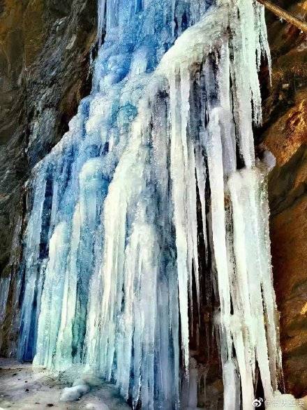 晶莹剔透美轮美奂 巫溪现冰瀑景观