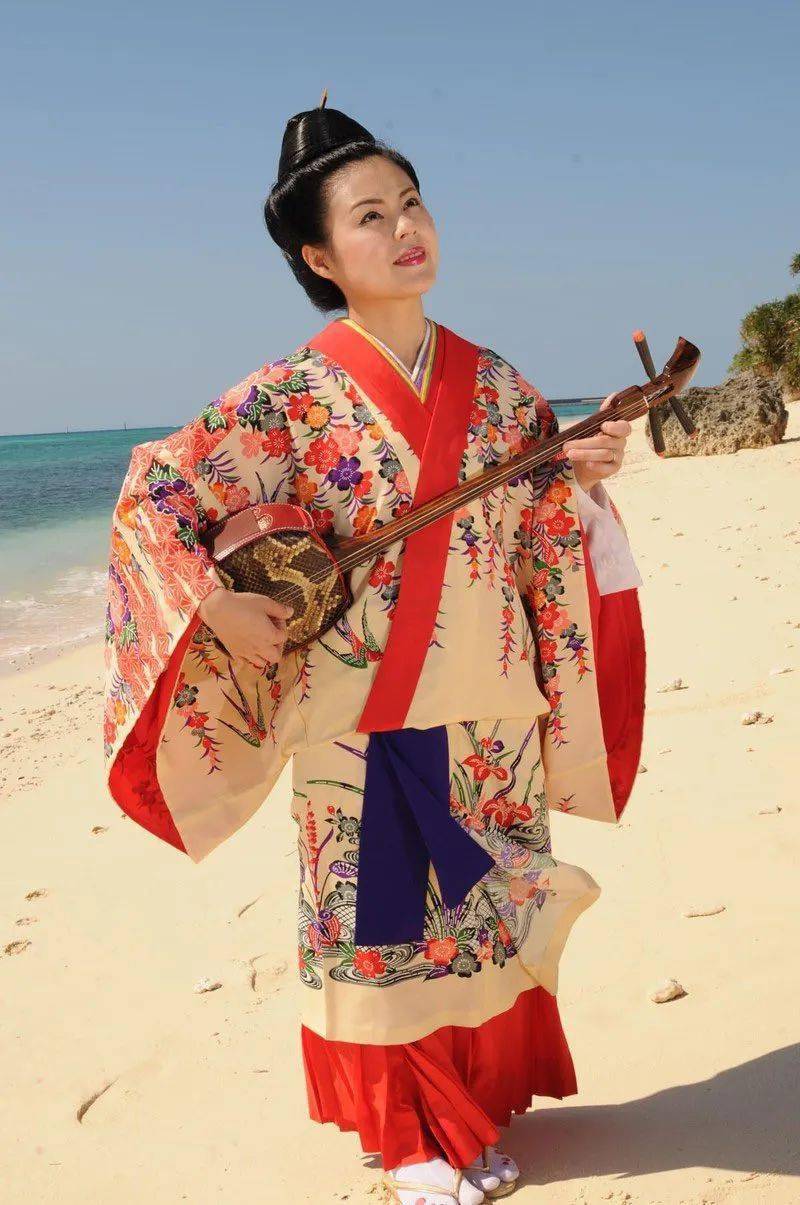 "如果我能唱,就会一直唱" —— 冲绳民谣歌者大城美佐子去世