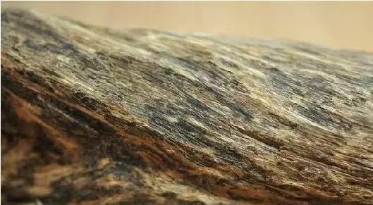 揭秘沉香中的压缩沉,死人沉是什么鬼?_油脂