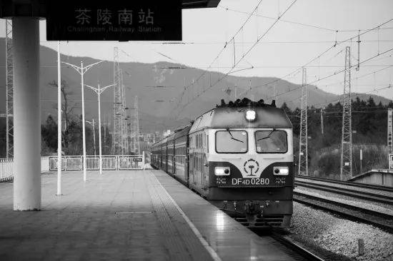 潇湘晨报湘赣边火车慢游记