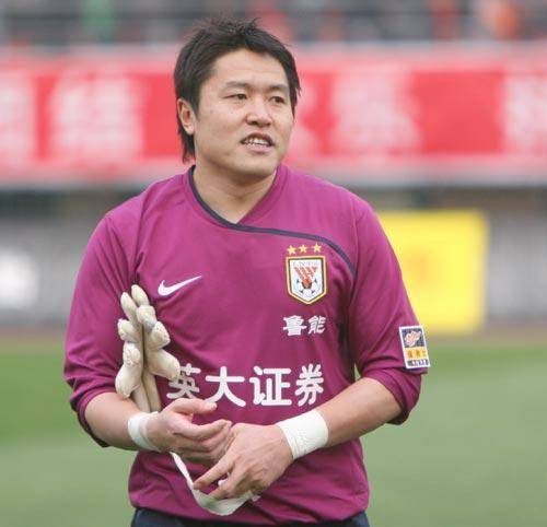 尽管泰山队早年的两名门将王军和张蓬生长期分别执教与鲁能俱乐部和