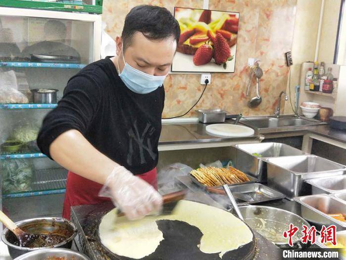 煎饼娱乐老总_煎饼果子图片