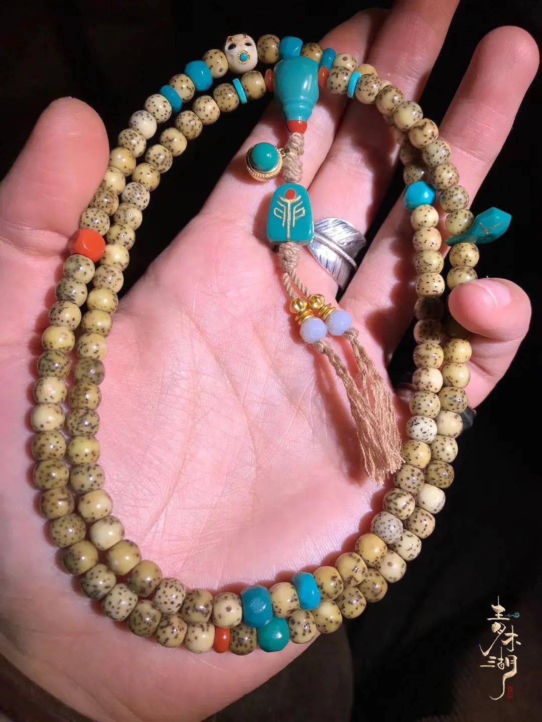 文玩圈会这么搭配珠串的,都是高手!_配饰